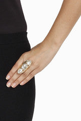 Closet Drama Tri White Ring