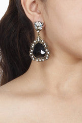 Closet Drama Black Earring