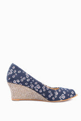 Kraft Cellar Happy Daisy Wedge Pumps