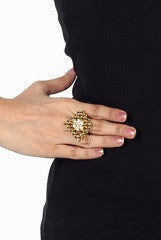 Medoso Flowery Ring