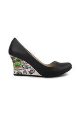 Wearmates Chennai Doodle Designer Wedges Shoes