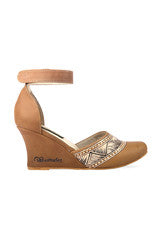 Wearmates Lines & Cross Design on Tan Wedges Shoes
